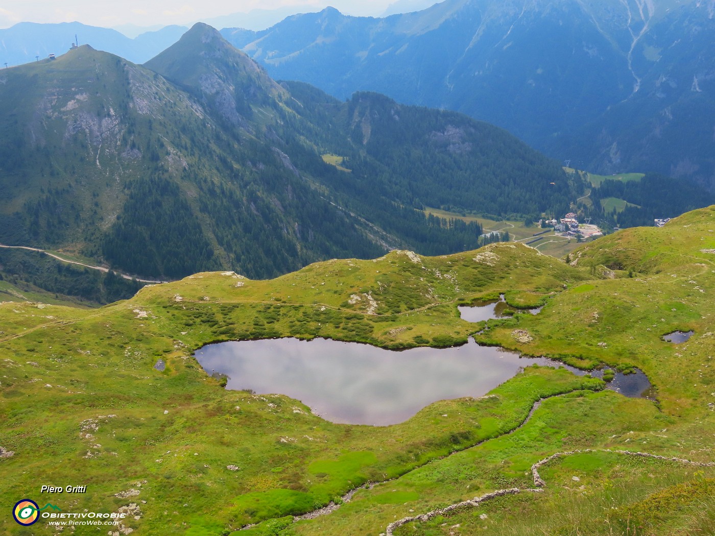 53 Dal Lago Alto vista sul Lago Basso delle Foppe .JPG
